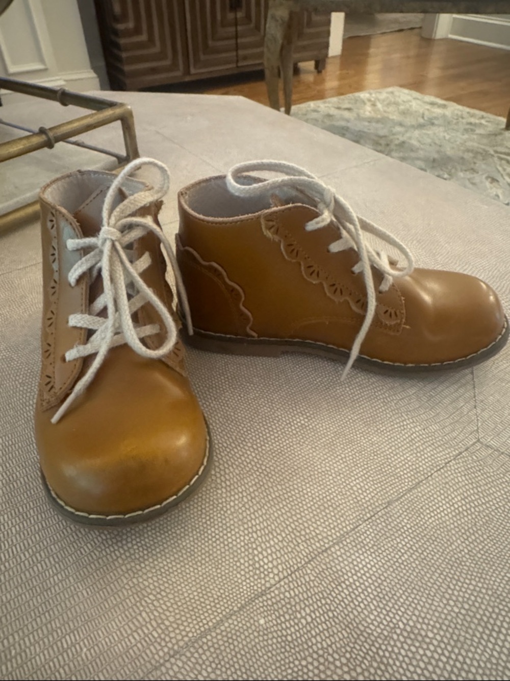 Brown Leather L’Amour boots
Size 12
EUC